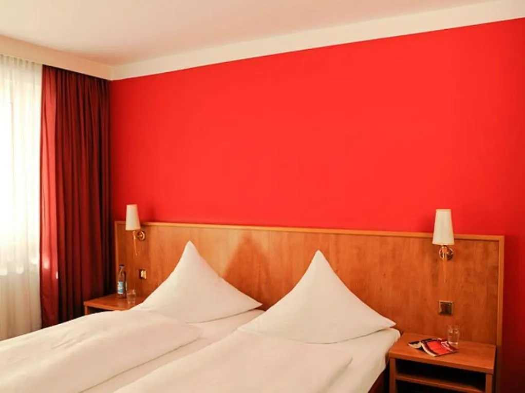 Hotel Isartor Munich 3*,