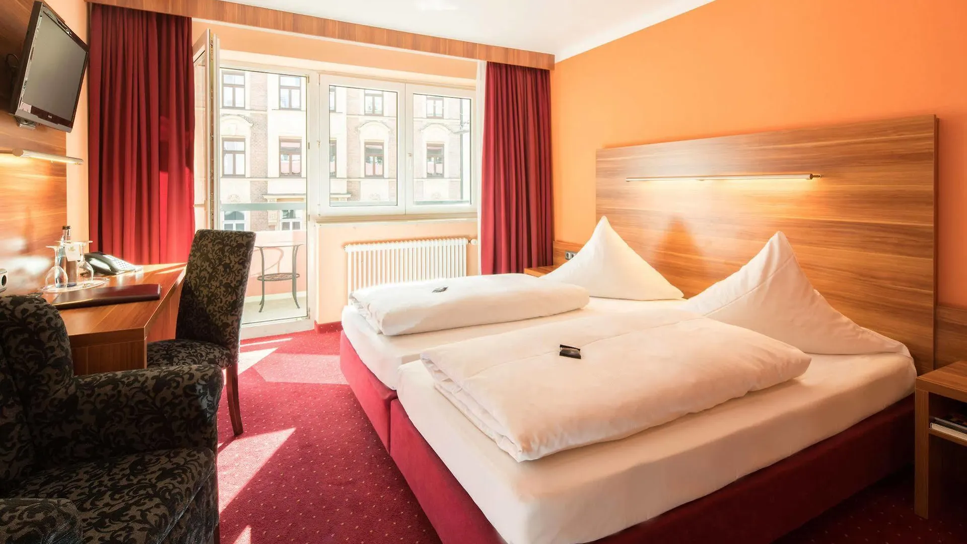 Hotel Isartor Мюнхен 3*,